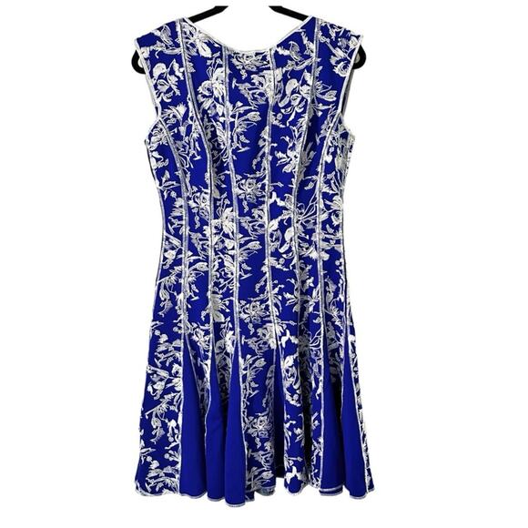 Tadashi Shoji Sleeveless Blue White Floral Embroidered Pleated Dress - Picture 2 of 9